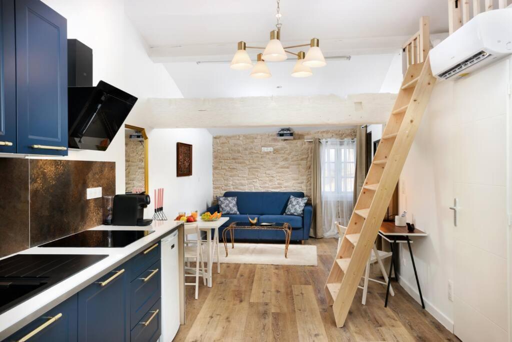 Le Palais D'Alienor - Parking Gratuit Apartment Carcassonne Exterior photo